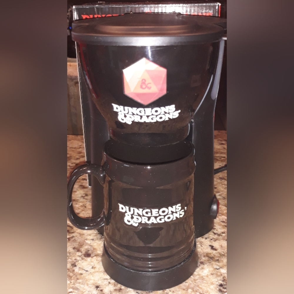 Dungeons & Dragons Coffee Maker Set New in the box